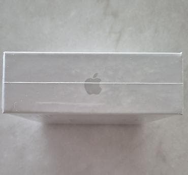 Apple AirPods bežične slušalice sa kućištem za punjenje - U kompletu at lalafo.rs — 4 Apple AirPods bežične slušalice sa kućištem za punjenje - U kompletu — 4