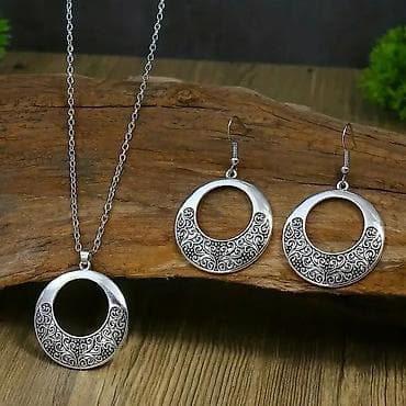 Komplet nakita – ogrlica i minđuše, srebrne boje, etno/boho dizajn. - na lalafo.rs — 4 Komplet nakita – ogrlica i minđuše, srebrne boje, etno/boho dizajn. - — 4