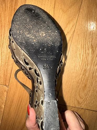 Women's Footwear: Bottega Veneta 38,5 org
Nosene par puta
U savrsenom stanju
Koza at lalafo.rs — 2 Women's Footwear: Bottega Veneta 38,5 org
Nosene par puta
U savrsenom stanju
Koza — 2