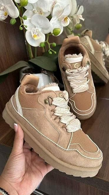 Ugg cipele NOVO
Novo
Brojevi 36 do 41
fb Moja Kupovina 1 na lalafo.rs — 1 Ugg cipele NOVO
Novo
Brojevi 36 do 41
fb Moja Kupovina 1 — 1