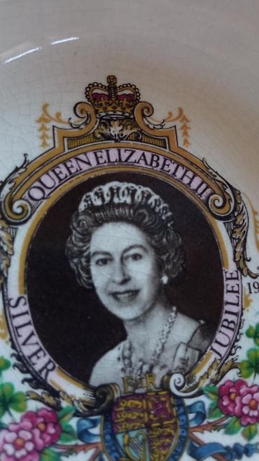 Antikvitet jubilarni veoma star tanjirić Elizabeta na lalafo.rs Antikvitet jubilarni veoma star tanjirić Elizabeta