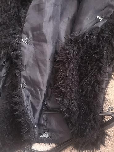 Crni ženski prsluk od veštačkog krzna - Brend: Fashion Line (etiketa at lalafo.rs — 5 Crni ženski prsluk od veštačkog krzna - Brend: Fashion Line (etiketa — 5