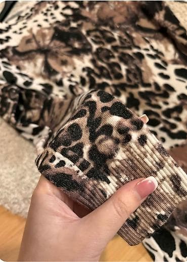 Ženska pletena haljina sa dugim rukavima i kombinovanim printom na lalafo.rs — 2 Ženska pletena haljina sa dugim rukavima i kombinovanim printom — 2