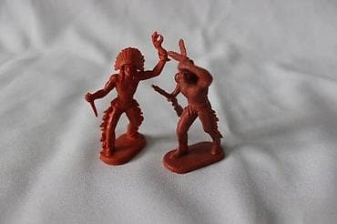 Kids’ Toy Figures: STARE FIGURICE INDIJANACA LOT | Dve stare figurice Indijanaca visine at lalafo.rs — 1 Kids’ Toy Figures: STARE FIGURICE INDIJANACA LOT | Dve stare figurice Indijanaca visine — 1