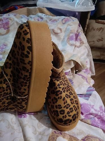 Ugg obuća 36, bоја - Šareno na lalafo.rs — 2 Ugg obuća 36, bоја - Šareno — 2