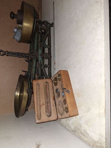 Antique vases & decor: Antikvarna dvokraka vaga sa tegovima - Tip: mehanička balans-vaga sa at lalafo.rs — 3 Antique vases & decor: Antikvarna dvokraka vaga sa tegovima - Tip: mehanička balans-vaga sa — 3