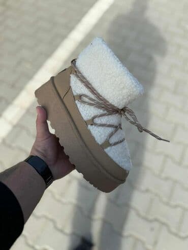 Ugg obuća: Ugg mini čizme, bоја - Bež, 41 na lalafo.rs Ugg obuća: Ugg mini čizme, bоја - Bež, 41