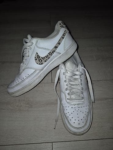 Nike patike – bele kožne lifestyle/sportske patike sa leopard print at lalafo.rs — 1 Nike patike – bele kožne lifestyle/sportske patike sa leopard print — 1