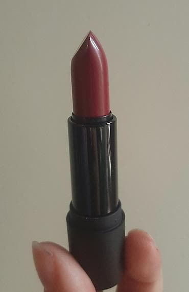 Ruž za usne Deborah Rosseto Atomic red mat 21 U mat bordo crvenoj na lalafo.rs — 7 Ruž za usne Deborah Rosseto Atomic red mat 21 U mat bordo crvenoj — 7