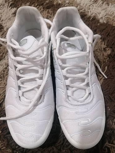 Nike tn 38 24 i odgovara 38 nisu iznosane jer su mi vece i nesto smeta na lalafo.rs — 6 Nike tn 38 24 i odgovara 38 nisu iznosane jer su mi vece i nesto smeta — 6