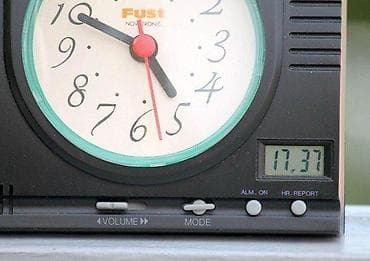 Ultmost talking sat sa alarmom US & Canada. U veoma dobrom stanju na lalafo.rs — 3 Ultmost talking sat sa alarmom US & Canada. U veoma dobrom stanju — 3