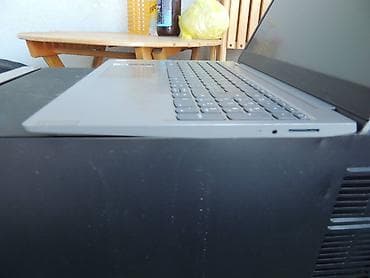 Lenovo IdeaPad S145/i5 10gen/8gb/512 ssd/15.6fhd/2h bat/punjac orginal na lalafo.rs — 3 Lenovo IdeaPad S145/i5 10gen/8gb/512 ssd/15.6fhd/2h bat/punjac orginal — 3