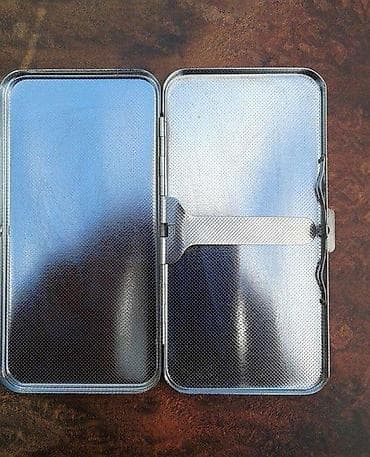 TABAKERA - mobilni telefon NEMAČKA. Poreklo Nemačka. Prednja strana na lalafo.rs — 3 TABAKERA - mobilni telefon NEMAČKA. Poreklo Nemačka. Prednja strana — 3