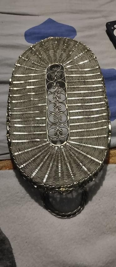 Ukrasna poslužavna tacna posrebljena - Ovalni oblik sa dve ručke od na lalafo.rs Ukrasna poslužavna tacna posrebljena - Ovalni oblik sa dve ručke od