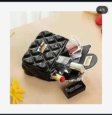 kozna jakna sa: Mini torbica sa bisernom ručkom i lancem - Elegantna kviltovana na lalafo.rs — 2 kozna jakna sa: Mini torbica sa bisernom ručkom i lancem - Elegantna kviltovana — 2