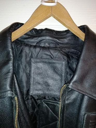 Crna kožna jakna – veličina XL - Klasičan kroj sa kragnom i punjenom na lalafo.rs — 2 Crna kožna jakna – veličina XL - Klasičan kroj sa kragnom i punjenom — 2