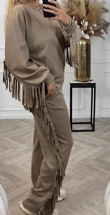 Women's Sweatsuits: Komplet trenerke gornji i donji deo sa resama na rukavima i at lalafo.rs — 1 Women's Sweatsuits: Komplet trenerke gornji i donji deo sa resama na rukavima i — 1