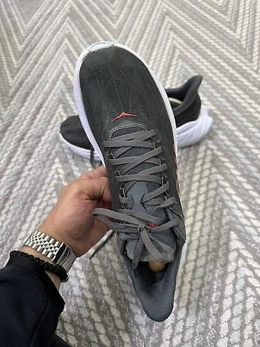 HOKA muške patike za trčanje Idu bez ulozaka i imaju male poderotine na lalafo.rs — 6 HOKA muške patike za trčanje Idu bez ulozaka i imaju male poderotine — 6