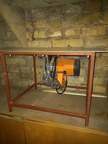 Stolna kružna testera – improvizovana radna stanica - Električna na lalafo.rs Stolna kružna testera – improvizovana radna stanica - Električna