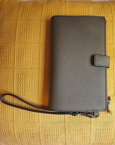 Personal Items: Michael Kors ženski kožni novčanik/mini torbica sa ručnom drškom at lalafo.rs — 2 Personal Items: Michael Kors ženski kožni novčanik/mini torbica sa ručnom drškom — 2