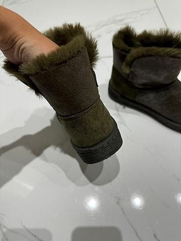 Ugg obuća 37, bоја - Maslinasto zelena na lalafo.rs — 6 Ugg obuća 37, bоја - Maslinasto zelena — 6