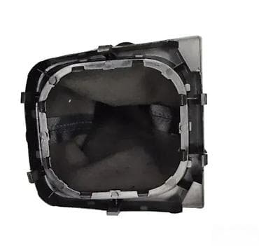 Ručica menjača sa kožnom manžetnom i ramom – 6 brzina + rikverc - na lalafo.rs Ručica menjača sa kožnom manžetnom i ramom – 6 brzina + rikverc -