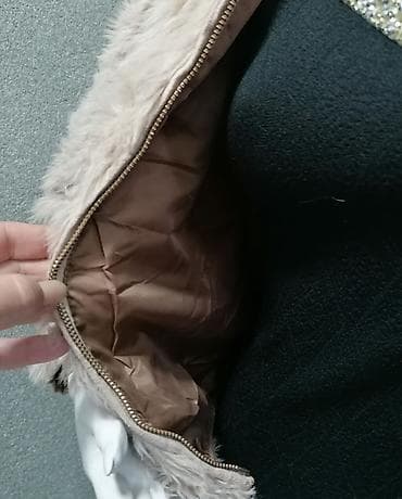 Bundica očuvana
Vel S ima džepove sa strane na lalafo.rs — 9 Bundica očuvana
Vel S ima džepove sa strane — 9