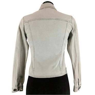 zenske original guess: Jakna sisley, vel. M/40, teksas marka: sisley veličina: m/40 na lalafo.rs — 3 zenske original guess: Jakna sisley, vel. M/40, teksas marka: sisley veličina: m/40 — 3