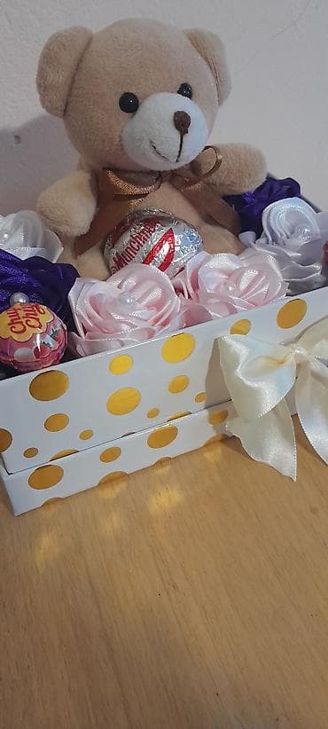 ✨ Praznična akcija ✨ cena niža Poklon kutija sa satenskim ružama na lalafo.rs — 3 ✨ Praznična akcija ✨ cena niža Poklon kutija sa satenskim ružama — 3