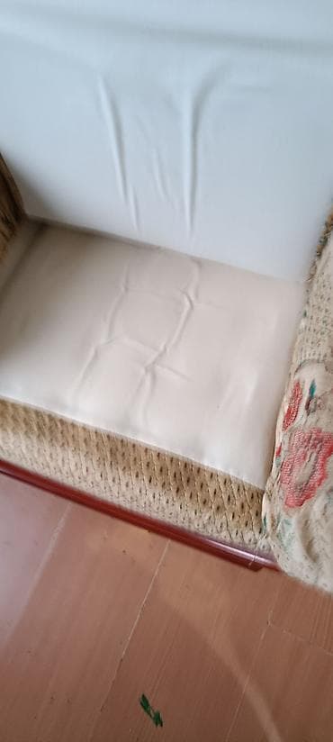 Antique Sofas: Dvosed,trosed i fotelja.Naslonjač sa drvenim ramom i tapacirungom u at lalafo.rs — 2 Antique Sofas: Dvosed,trosed i fotelja.Naslonjač sa drvenim ramom i tapacirungom u — 2