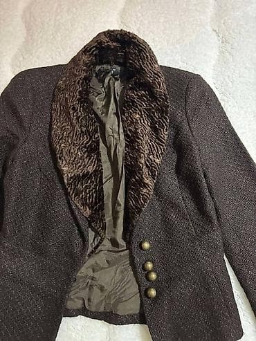 Potpuno ocuvan Zara sako naravno bez ikakvh ostecenja. Oko vrata ima at lalafo.rs — 5 Potpuno ocuvan Zara sako naravno bez ikakvh ostecenja. Oko vrata ima — 5