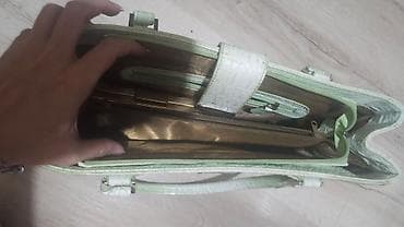 Ženska torba sa kroko teksturom, u kombinaciji pastelno zelene i bele at lalafo.rs — 2 Ženska torba sa kroko teksturom, u kombinaciji pastelno zelene i bele — 2