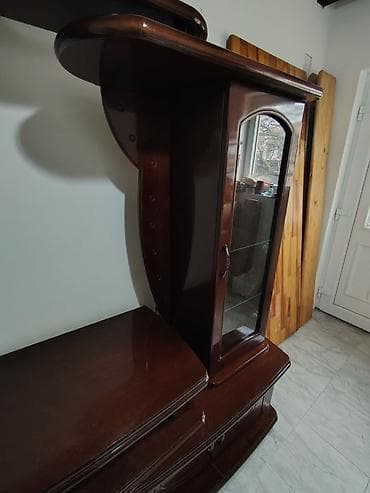 Antique Club Tables: Drvena dnevna soba – vitrina i TV komoda u kompletu - Materijal at lalafo.rs — 10 Antique Club Tables: Drvena dnevna soba – vitrina i TV komoda u kompletu - Materijal — 10