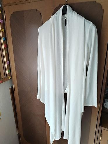 Beli lagani kardigan bez kopčanja - Model: dugačak, otvorenog kroja na lalafo.rs — 1 Beli lagani kardigan bez kopčanja - Model: dugačak, otvorenog kroja — 1