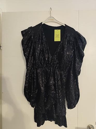 Crna svečana mini haljina sa šljokicama NOVO pufnasti rukavi - na lalafo.rs — 1 Crna svečana mini haljina sa šljokicama NOVO pufnasti rukavi - — 1