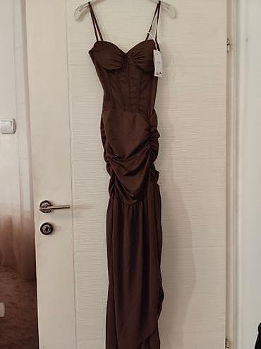 NOVO.Elegantna duga haljina u tamno braon boji. - Model: slip/korzet na lalafo.rs — 2 NOVO.Elegantna duga haljina u tamno braon boji. - Model: slip/korzet — 2