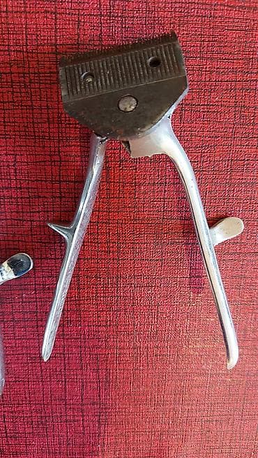 Ručno mehaničke mašinice za šišanje (set od 2 komada) - Tip: ručne na lalafo.rs — 6 Ručno mehaničke mašinice za šišanje (set od 2 komada) - Tip: ručne — 6