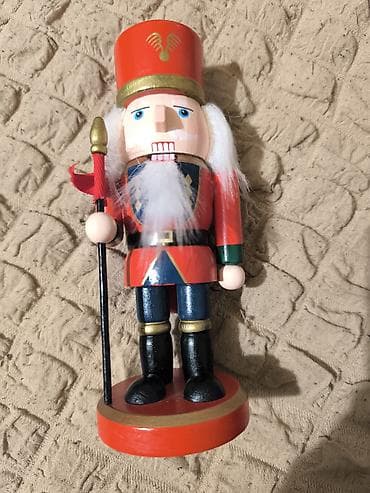 Drvena figurica “Orašar” – dekorativni vojnić sa kopljem - na lalafo.rs — 4 Drvena figurica “Orašar” – dekorativni vojnić sa kopljem - — 4