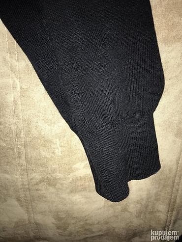 Original VERSACE dzemper L 100% cotton Ramena 48cm, duzina 73cm na lalafo.rs — 4 Original VERSACE dzemper L 100% cotton Ramena 48cm, duzina 73cm — 4