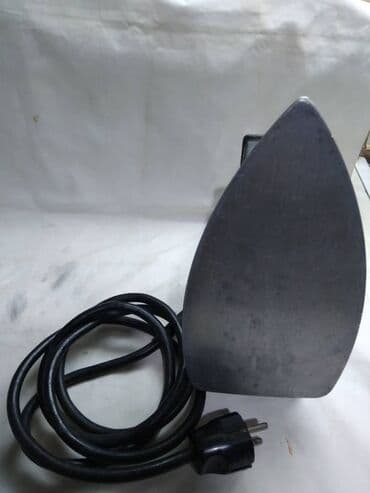 Steam Irons: Pegla Elma tip LR 003.,1000 W laka 1055 gr.duzina kabla 175 at lalafo.rs — 4 Steam Irons: Pegla Elma tip LR 003.,1000 W laka 1055 gr.duzina kabla 175 — 4