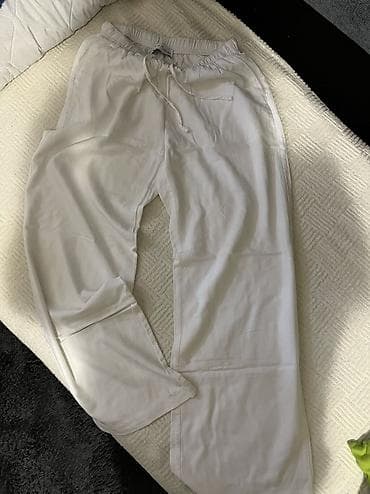 Trousers, Bershka, color - White at lalafo.rs — 1 Trousers, Bershka, color - White — 1