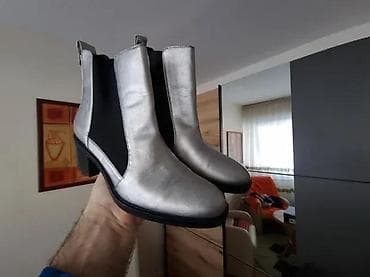 ZARA CIZME, SREBRNE 38, CRNE KOZNE 37, CIZMICE SA KRZNOM | Izuzetne na lalafo.rs ZARA CIZME, SREBRNE 38, CRNE KOZNE 37, CIZMICE SA KRZNOM | Izuzetne