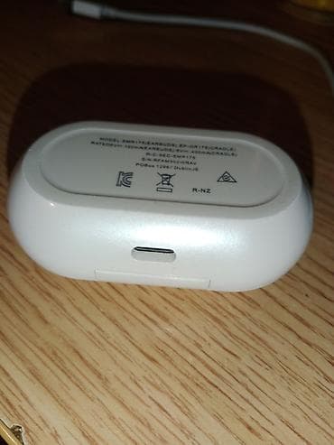 dve suknje po: Samsung Galaxy Buds (model SM-R175) – bežične slušalice sa kutijom za na lalafo.rs — 2 dve suknje po: Samsung Galaxy Buds (model SM-R175) – bežične slušalice sa kutijom za — 2