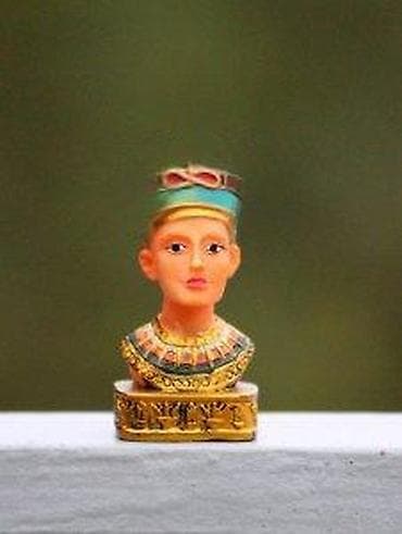 Nefertiti Egyptian Queen Bust Mini Statue. Rezervisano. Mini statua at lalafo.rs — 5 Nefertiti Egyptian Queen Bust Mini Statue. Rezervisano. Mini statua — 5