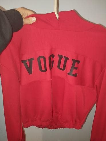 Dva komada dukseva/duks majica sa printom: 1) Crna dukserica s na lalafo.rs — 10 Dva komada dukseva/duks majica sa printom: 1) Crna dukserica s — 10