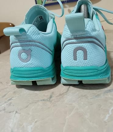 Lagane patike, neobičan model, unisex model, broj 37,5 iz Švajcarske na lalafo.rs — 3 Lagane patike, neobičan model, unisex model, broj 37,5 iz Švajcarske — 3