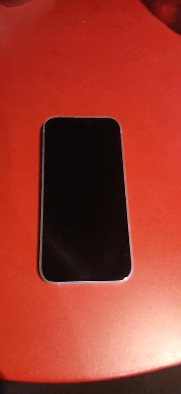 Apple iPhone sa dvostrukom zadnjom kamerom i LED blicem, u svetloj na lalafo.rs Apple iPhone sa dvostrukom zadnjom kamerom i LED blicem, u svetloj