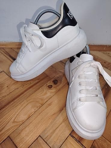 Karl Lagerfeld bele patike sa crnim detaljima - Model: niske na lalafo.rs — 2 Karl Lagerfeld bele patike sa crnim detaljima - Model: niske — 2