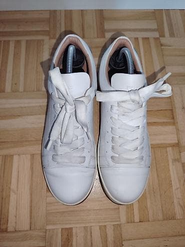 Beli kožni patike – minimalistički casual model UG 24,5cm - na lalafo.rs Beli kožni patike – minimalistički casual model UG 24,5cm -