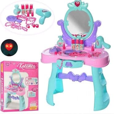 BEAUTY STUDIO Toaletni sto koji je opremljen priborom kao što su na lalafo.rs BEAUTY STUDIO Toaletni sto koji je opremljen priborom kao što su